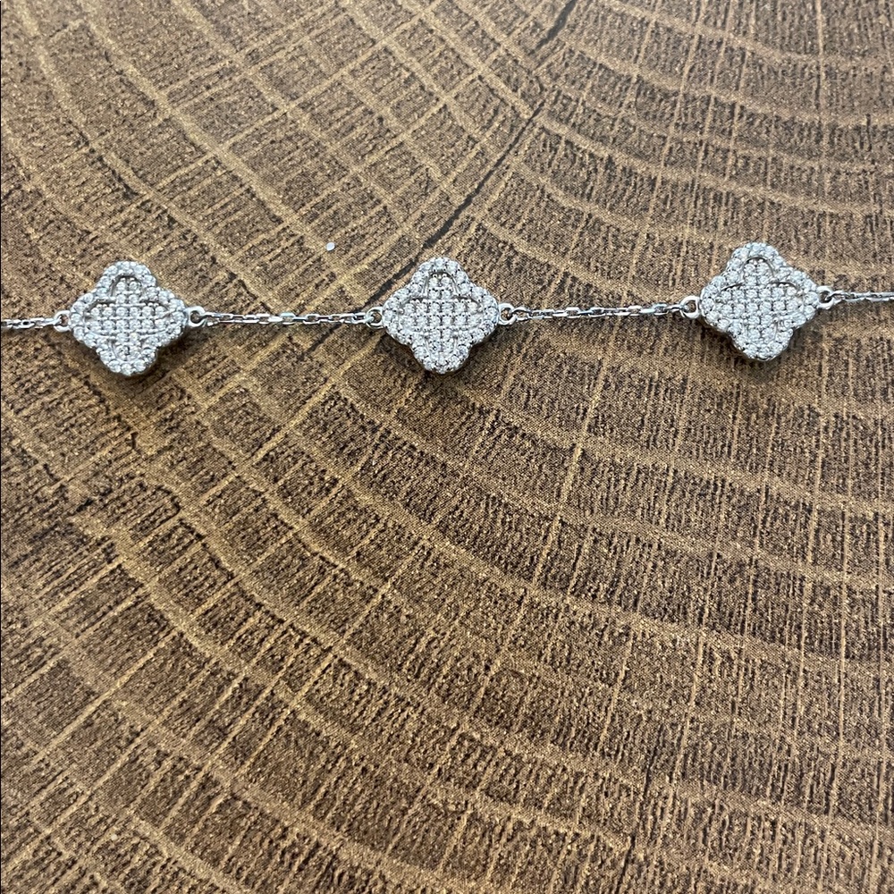 Clover bracelet